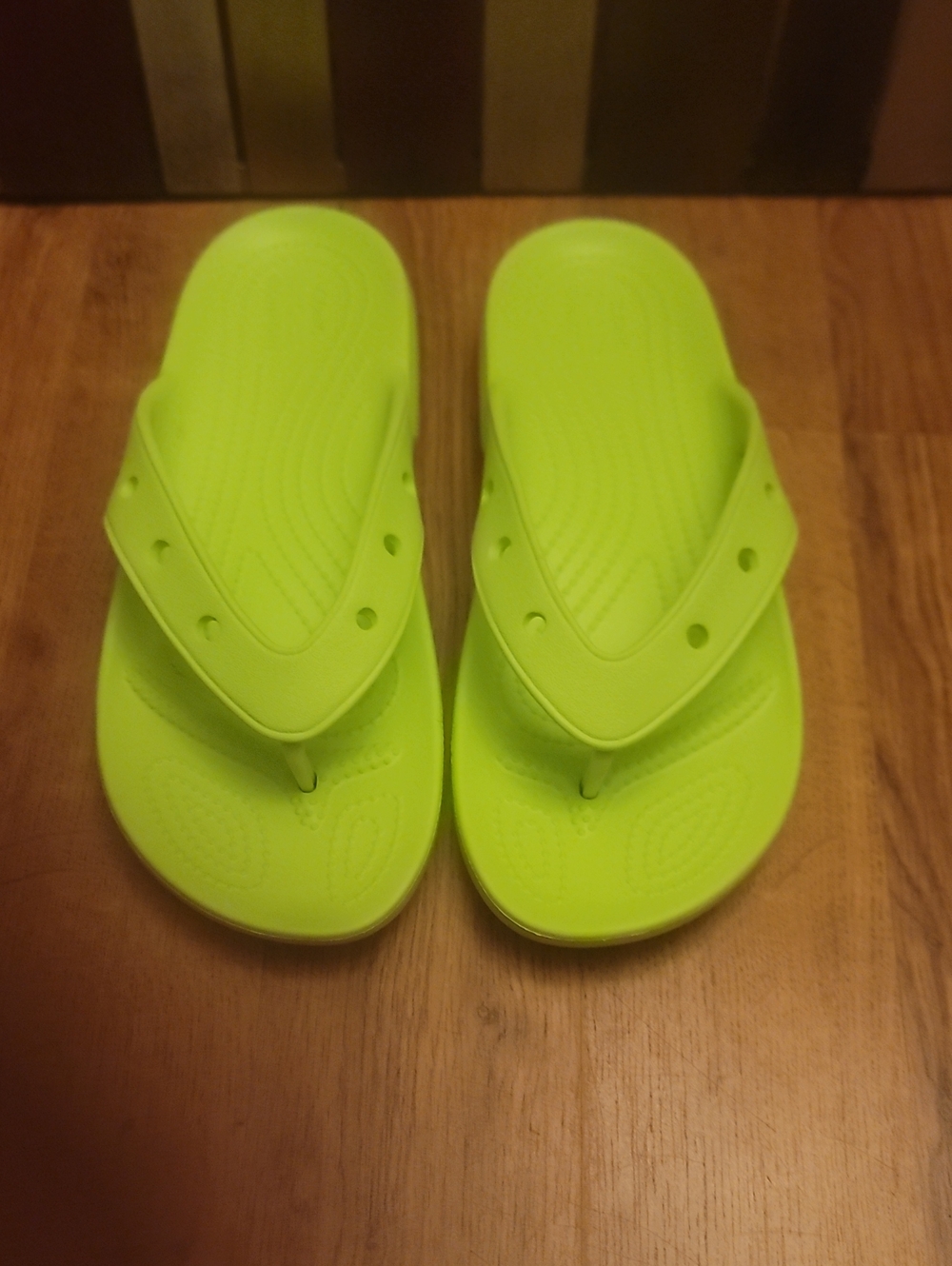 Womens New Neon Green Croc Flip Flop Sandals